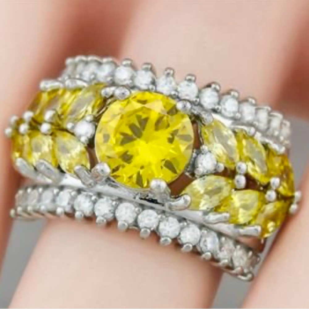 2.79 ctw Yellow & White Topaz Tri-stone ring Size 8